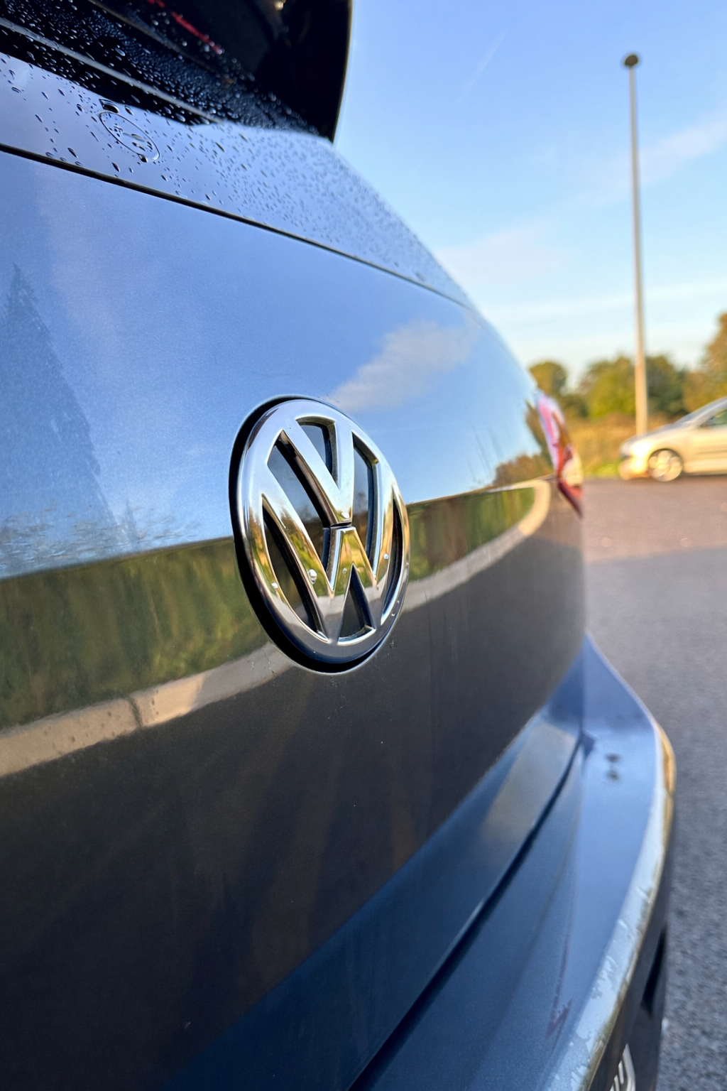 Logo coffre Vw Golf 7